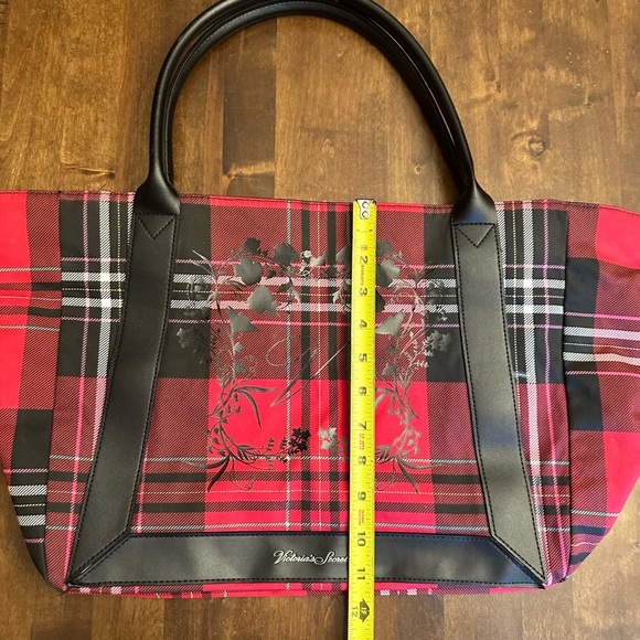 Victoria’s Secret Red & Black Plaid Roses Weekend Travel Tote Bag - FLAW‎ - Picture 3 of 6